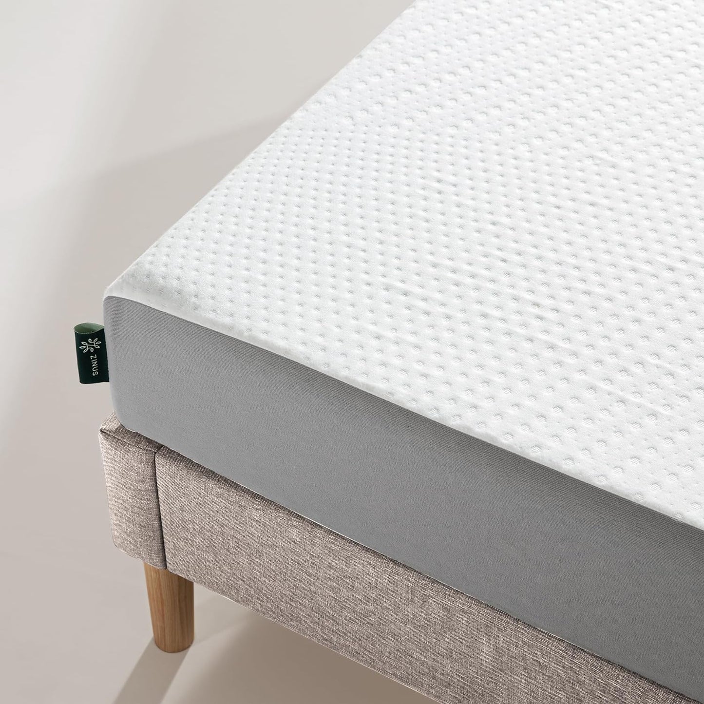 Colchón de espuma esencial de refrigeración de 13 cm, asequible, cama en una
