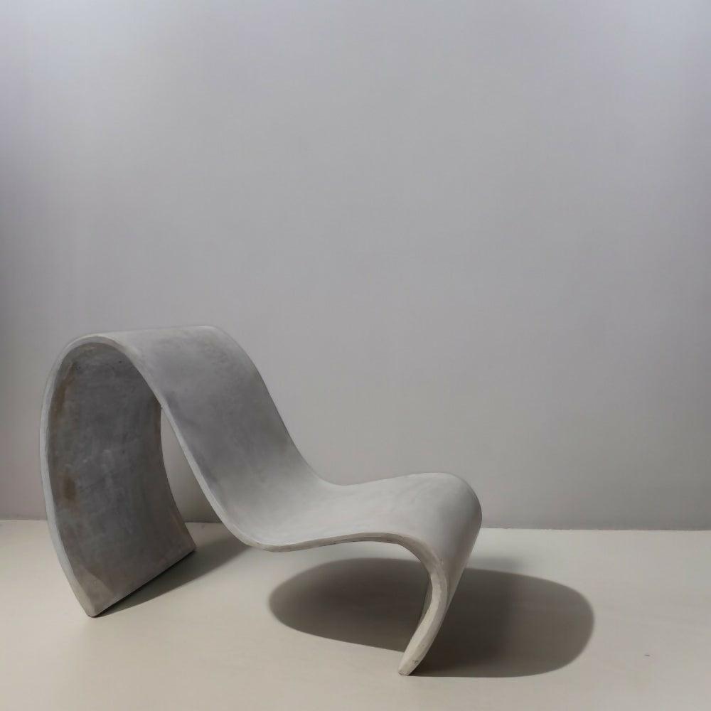 Silla Wave gris en concreto