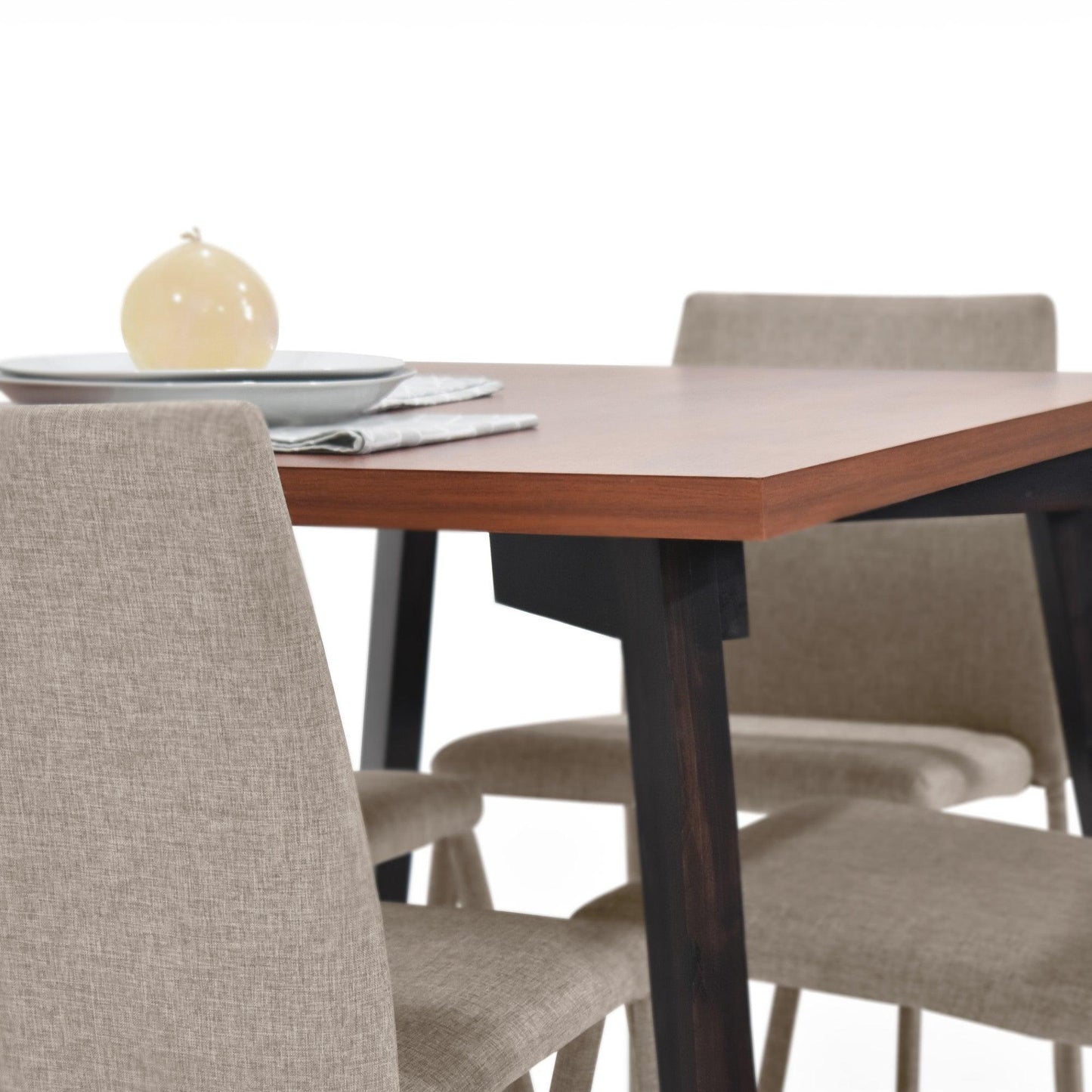 Juego de Comedor 4P Lugo Matiz Cedro Sillas Lugo Tela Beige - VIRTUAL MUEBLES