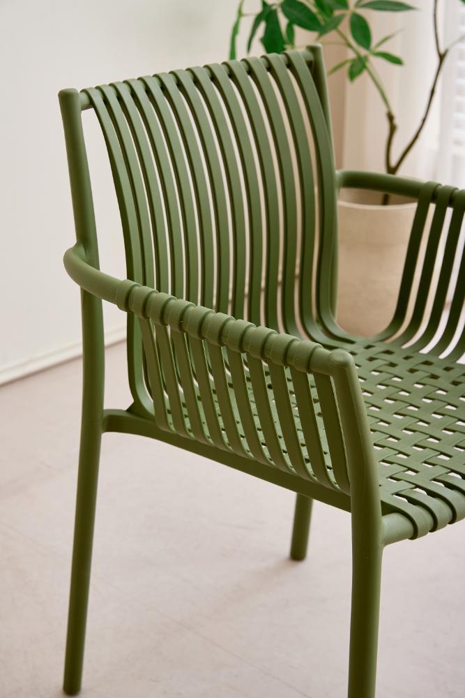 Silla Madrid con Brazos, Color Verde Olivo, Con espaldar y diseño Moderno X4