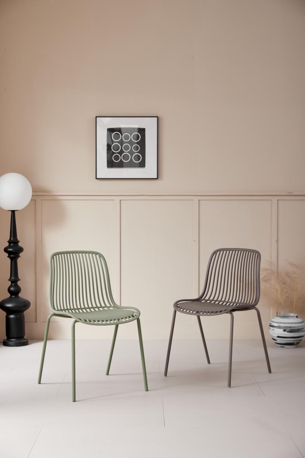 Silla Barcelona, Color Beige, Con espaldar en lineas diseño moderno