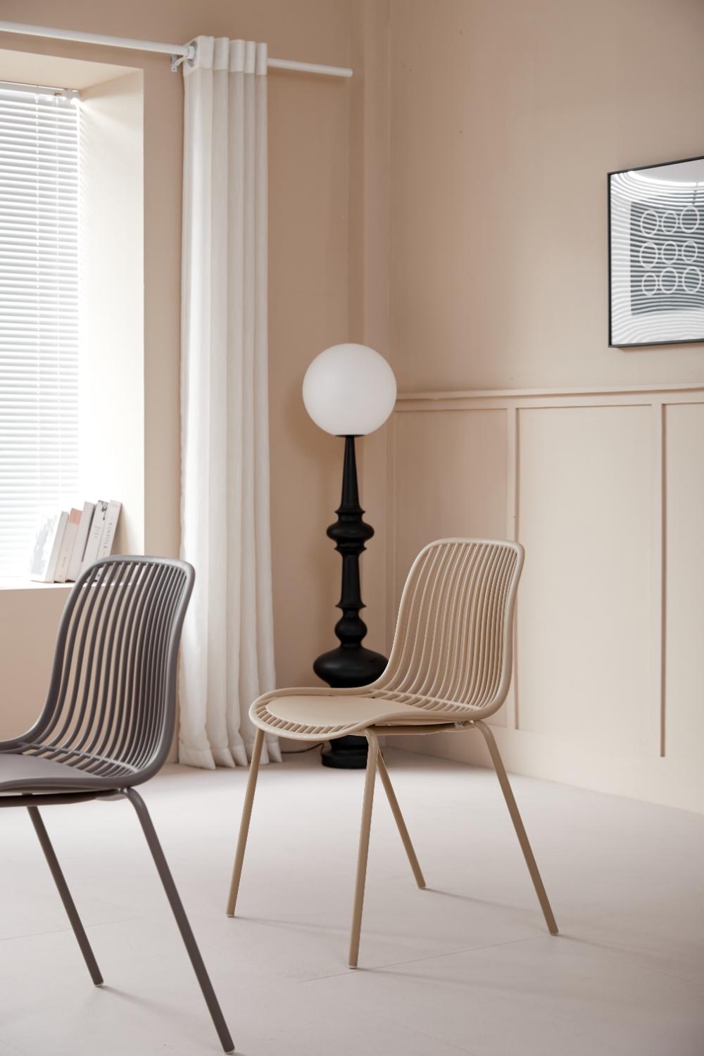 Silla Barcelona, Color Beige, Con espaldar en lineas diseño moderno