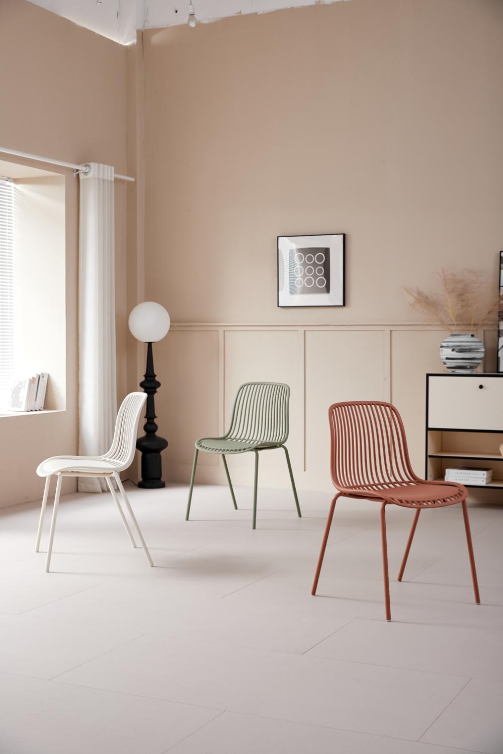 Silla Barcelona, Color Beige, Con espaldar en lineas diseño moderno