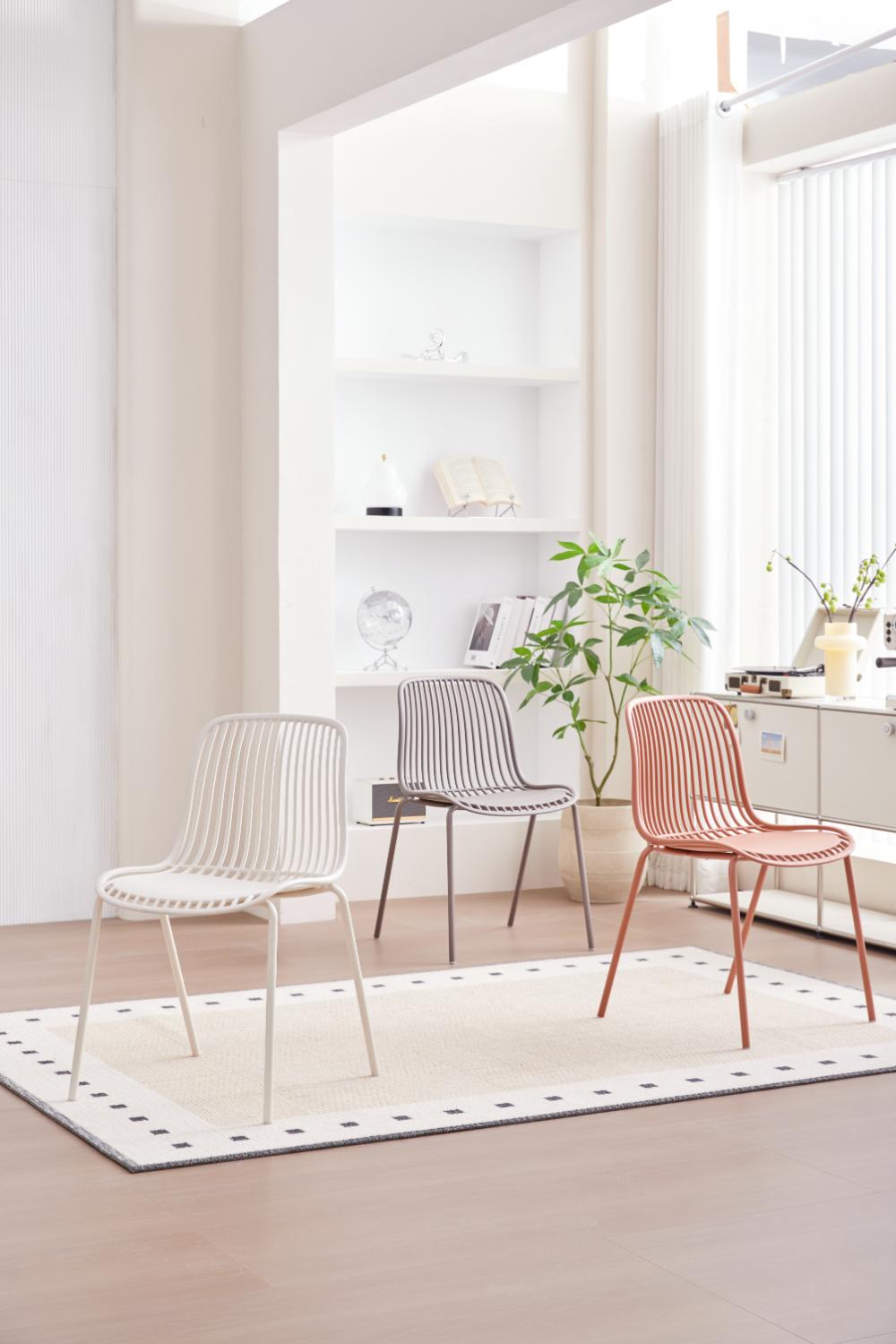 Silla Barcelona, Color Beige, Con espaldar en lineas diseño moderno