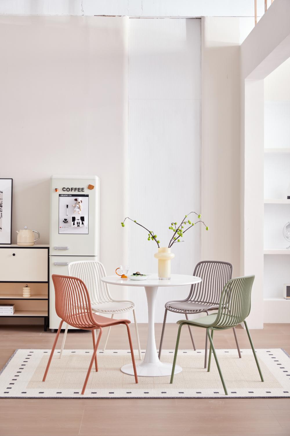 Silla Barcelona, Color Blanco, Con espaldar en lineas diseño moderno