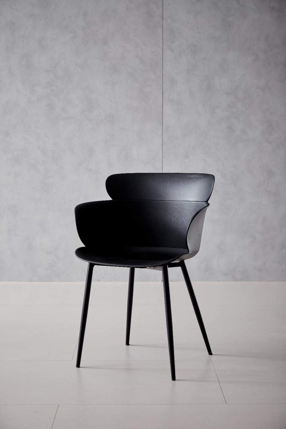 Set de 2 Sillas Miami con Brazos, Color Negro, con Espaldar y Diseño Moderno