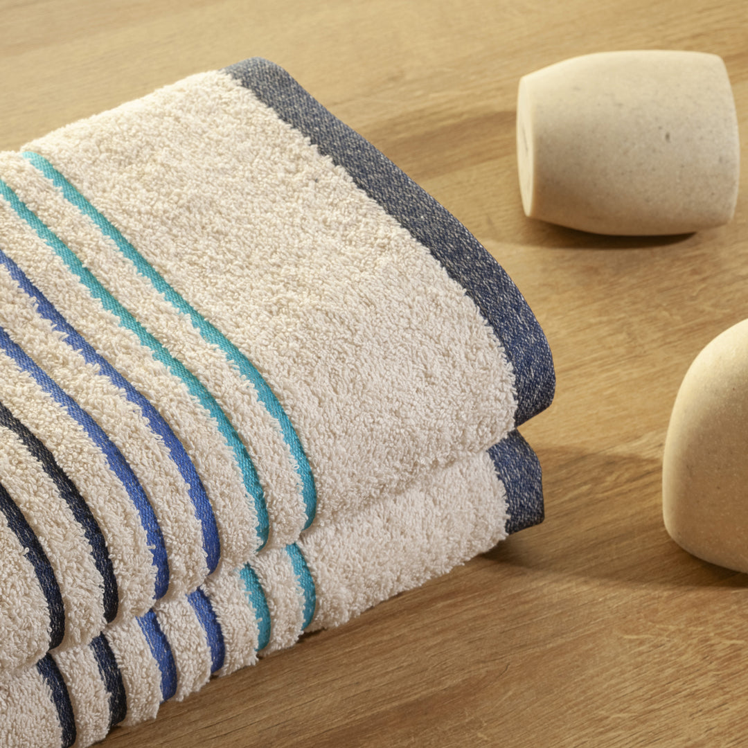 Toalla Mediterráneo Beige Con Linea Azul Oscuro 550 Gr