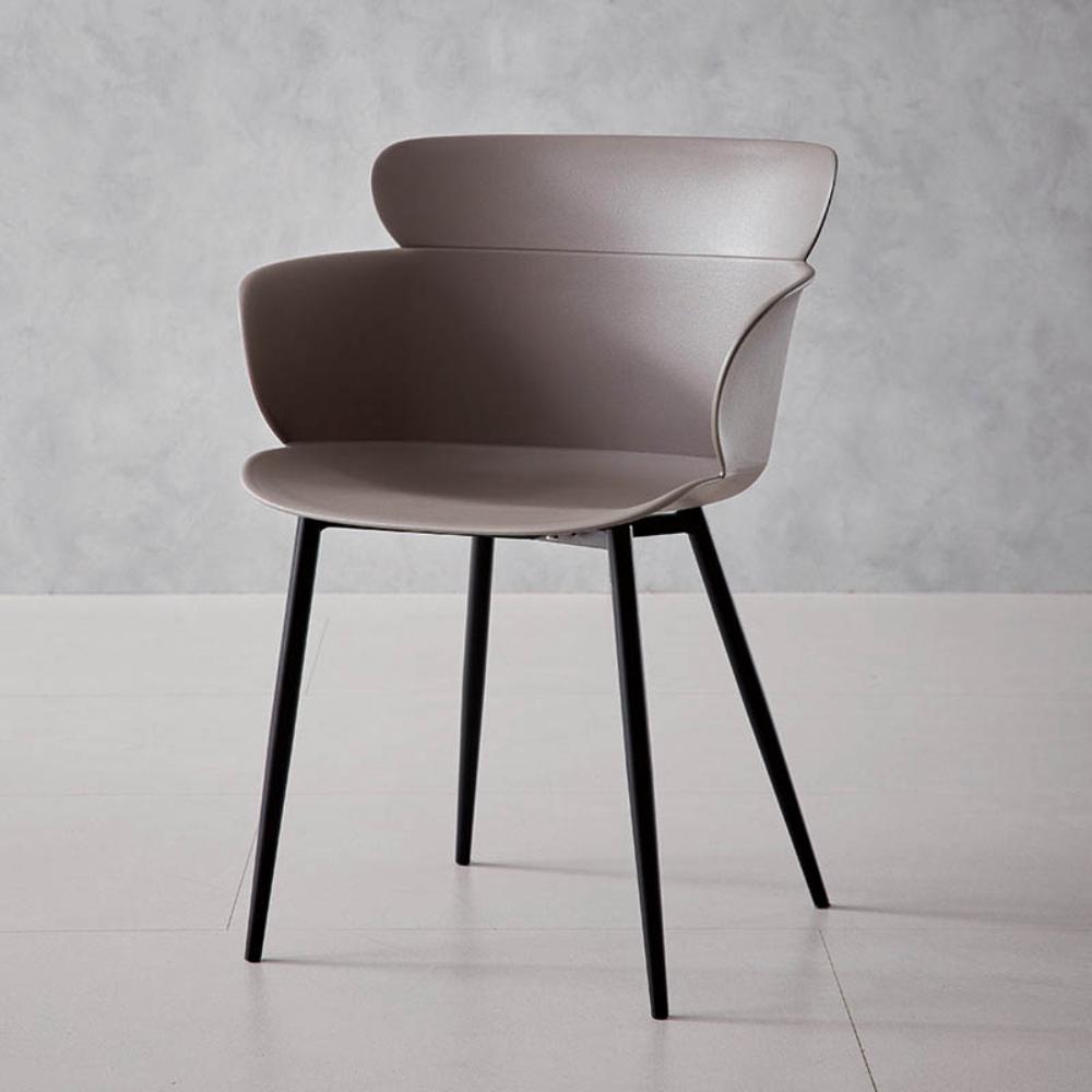 Silla Miami con Brazos, Color Taupe, Con espaldar y diseño Moderno X2