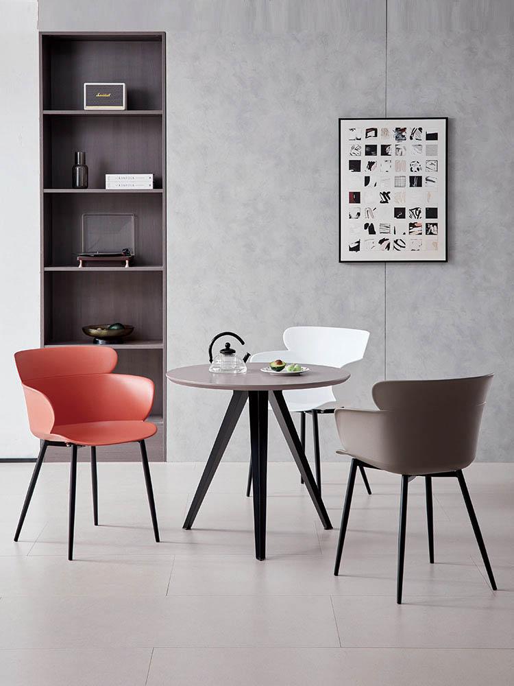 Silla Miami con Brazos, Color Taupe, Con espaldar y diseño Moderno X2