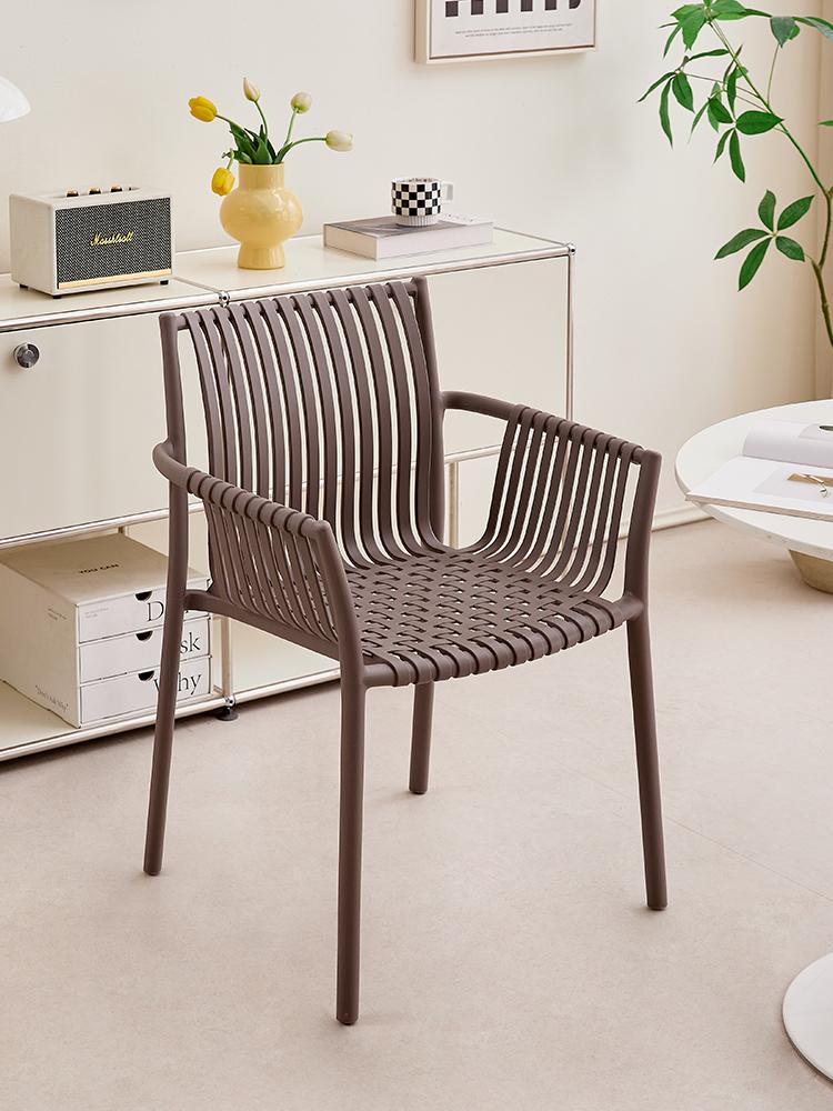 Set de 2 Sillas Madrid con Brazos, Color Taupe, con Espaldar y Diseño Moderno