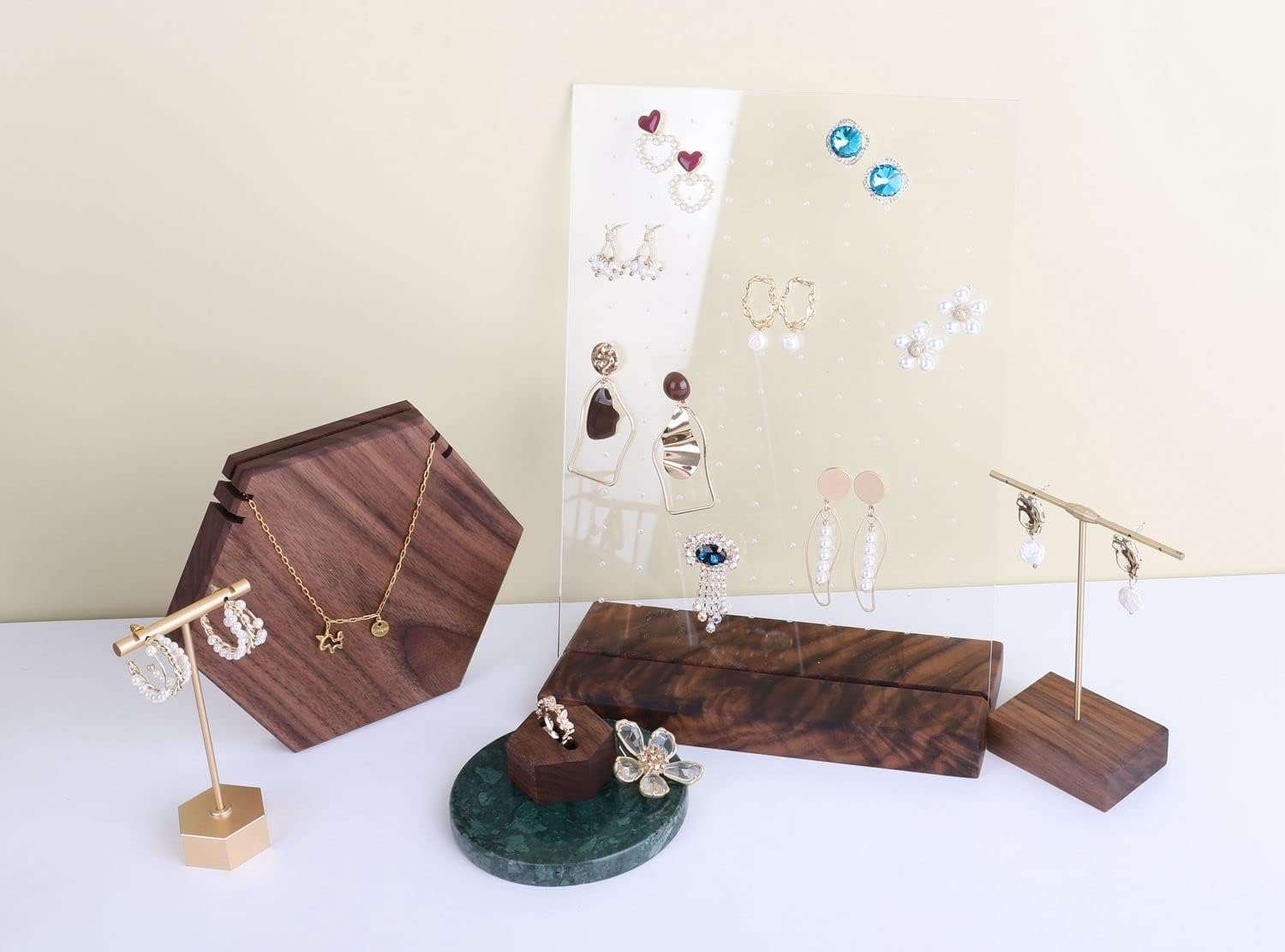 Bonito soporte para aretes de nogal para joyería, tablero de exhibición de