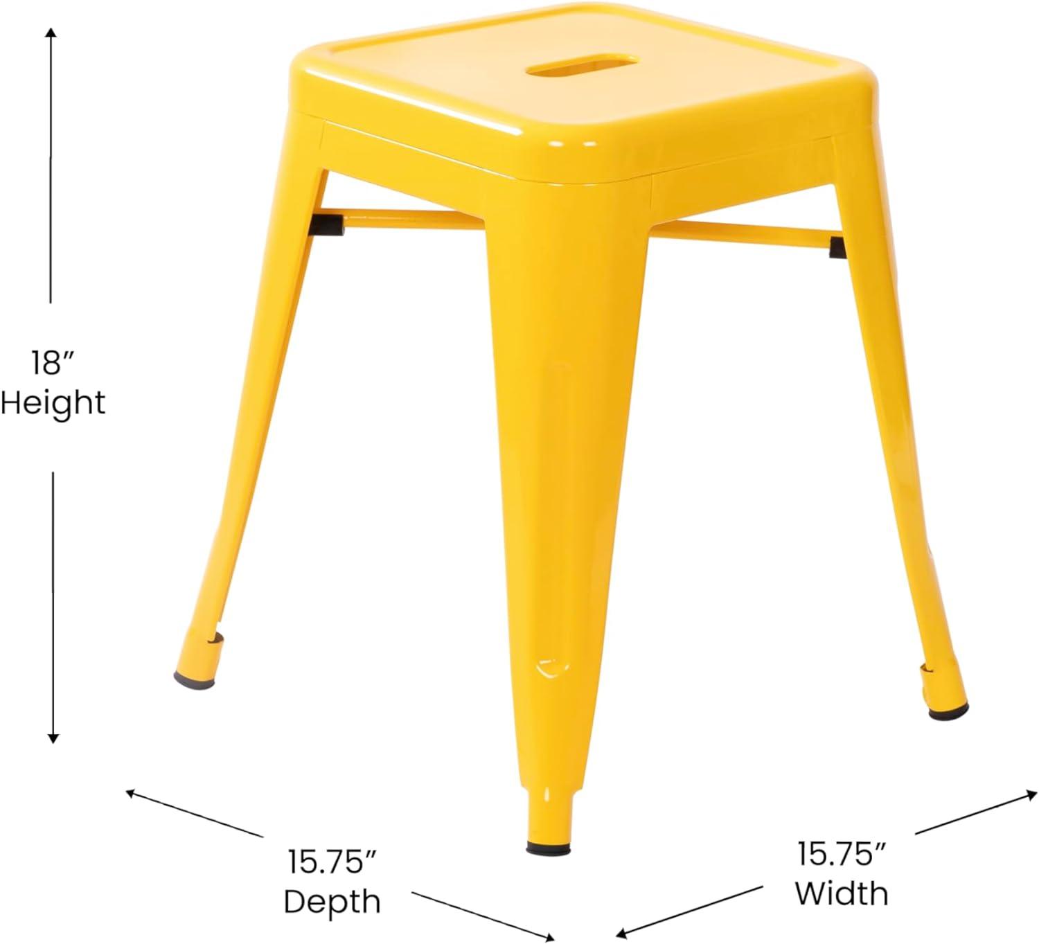 Jax Juego de cuatro taburetes de hierro apilables de altura de mesa blanca con