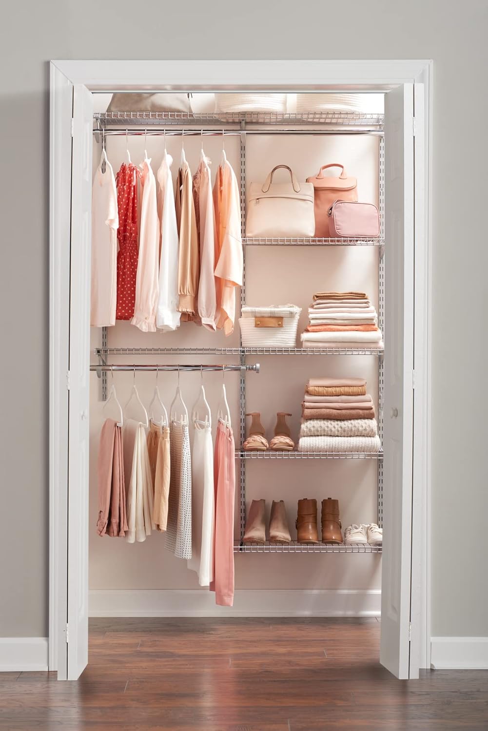 Rubbermaid Configurations - Kit de armario de lujo color titanio, 4 a 8 pies,...