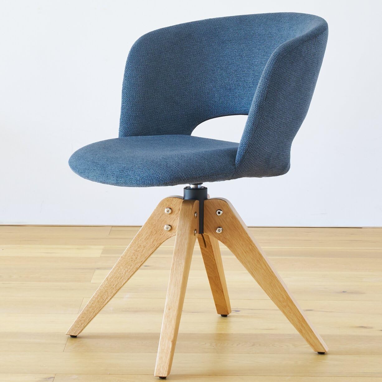 Silla giratoria moderna de mediados de siglo con patas de madera maciza, silla...