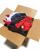 Camiseta de punto de color reciclado, trapos de limpieza en una caja, paños