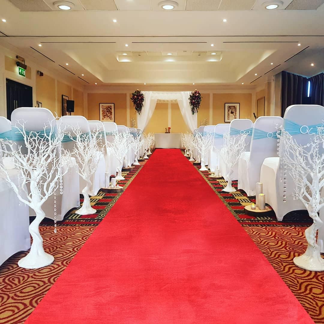 Alfombra de pasillo de terciopelo rojo de 4.5 x 20 pies para eventos de fiesta