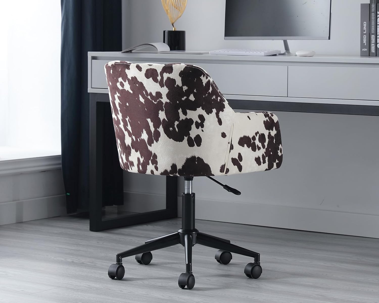 Silla de escritorio moderna giratoria para oficina en casa con ruedas y brazos,...