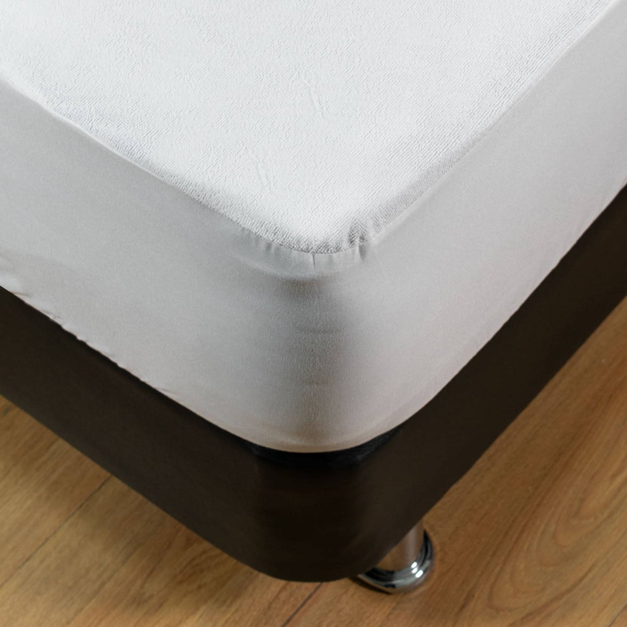 Protector Damasco de 100X190 Cm Marca Fantasía