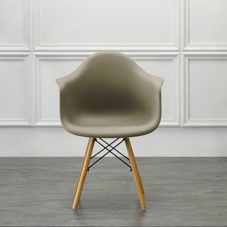 Silla Eymos , Color Taupe, con Espaldar y Patas en Madera