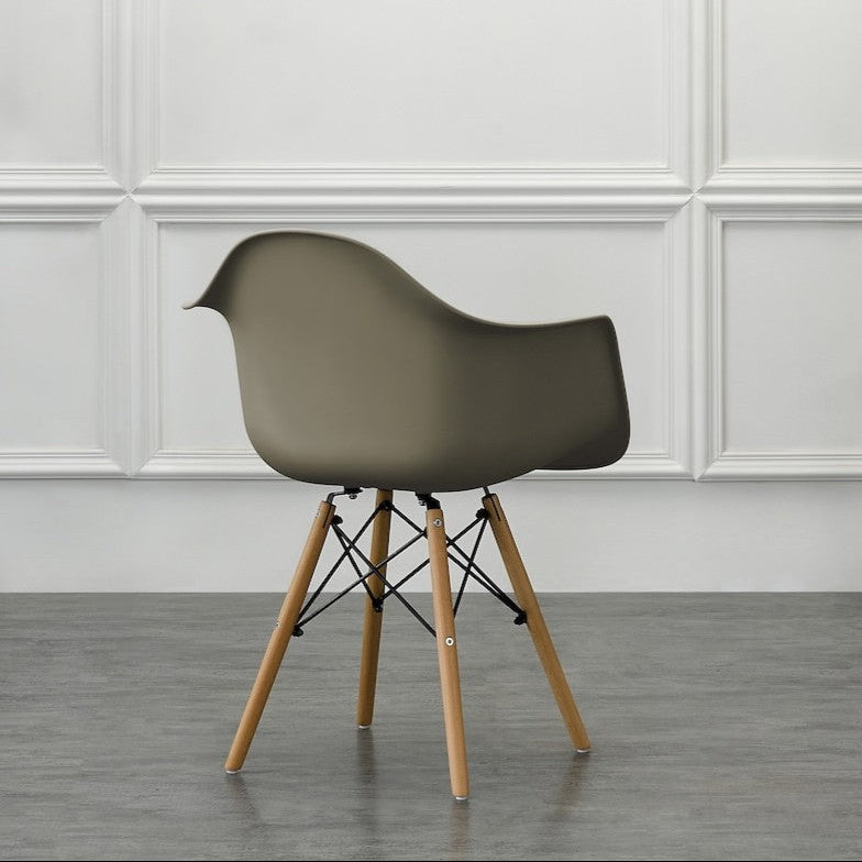 Silla Eymos , Color Taupe, con Espaldar y Patas en Madera