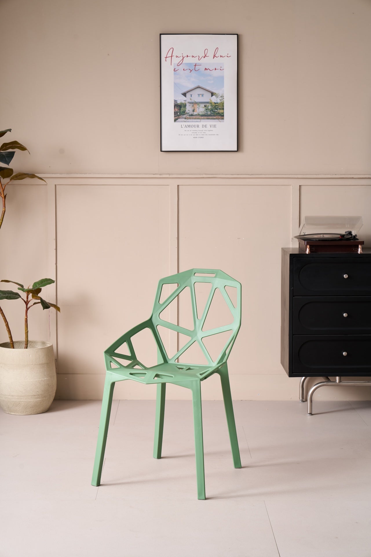 Silla Roxy, Color Verde, con Espaldar y Diseño Moderno
