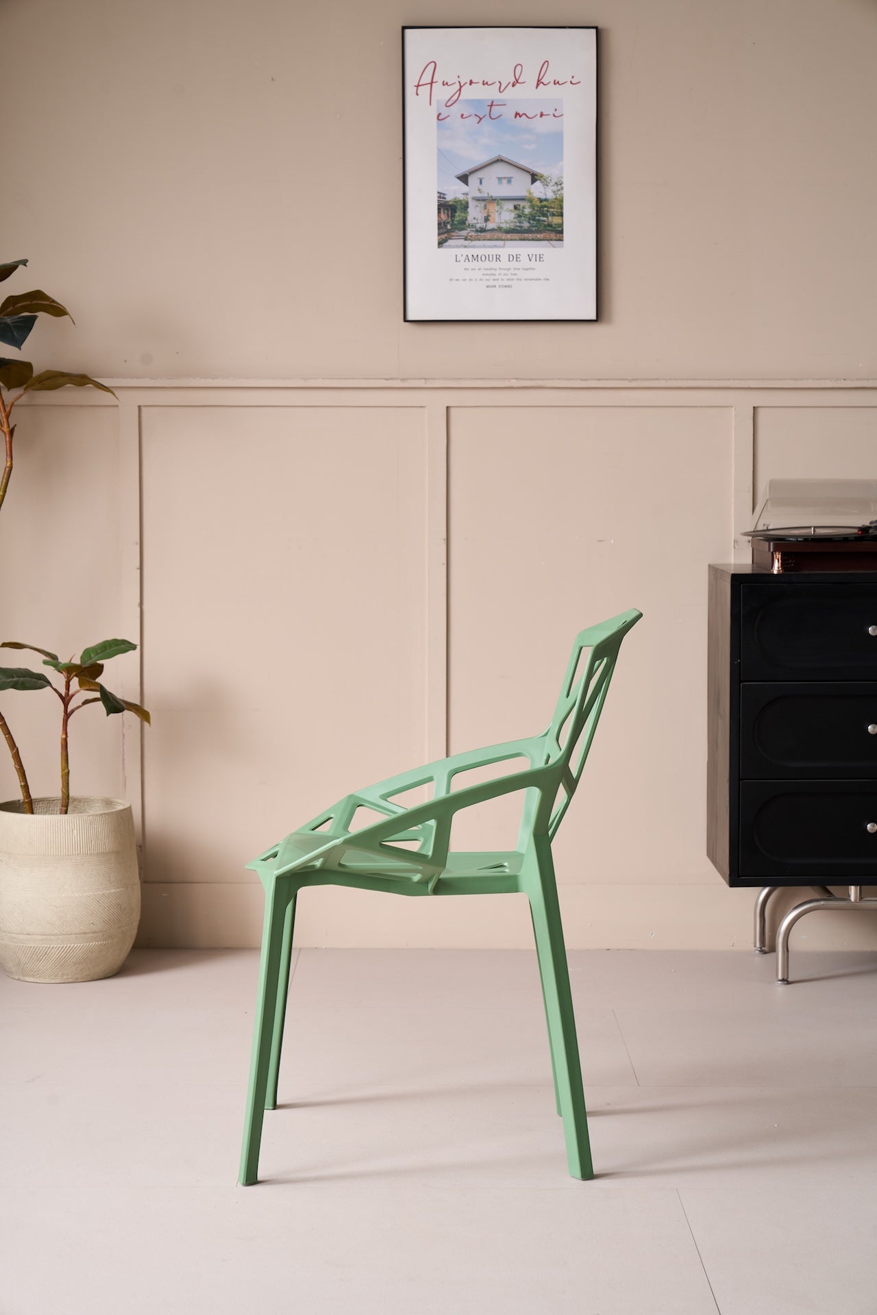 Silla Roxy, Color Verde, con Espaldar y Diseño Moderno