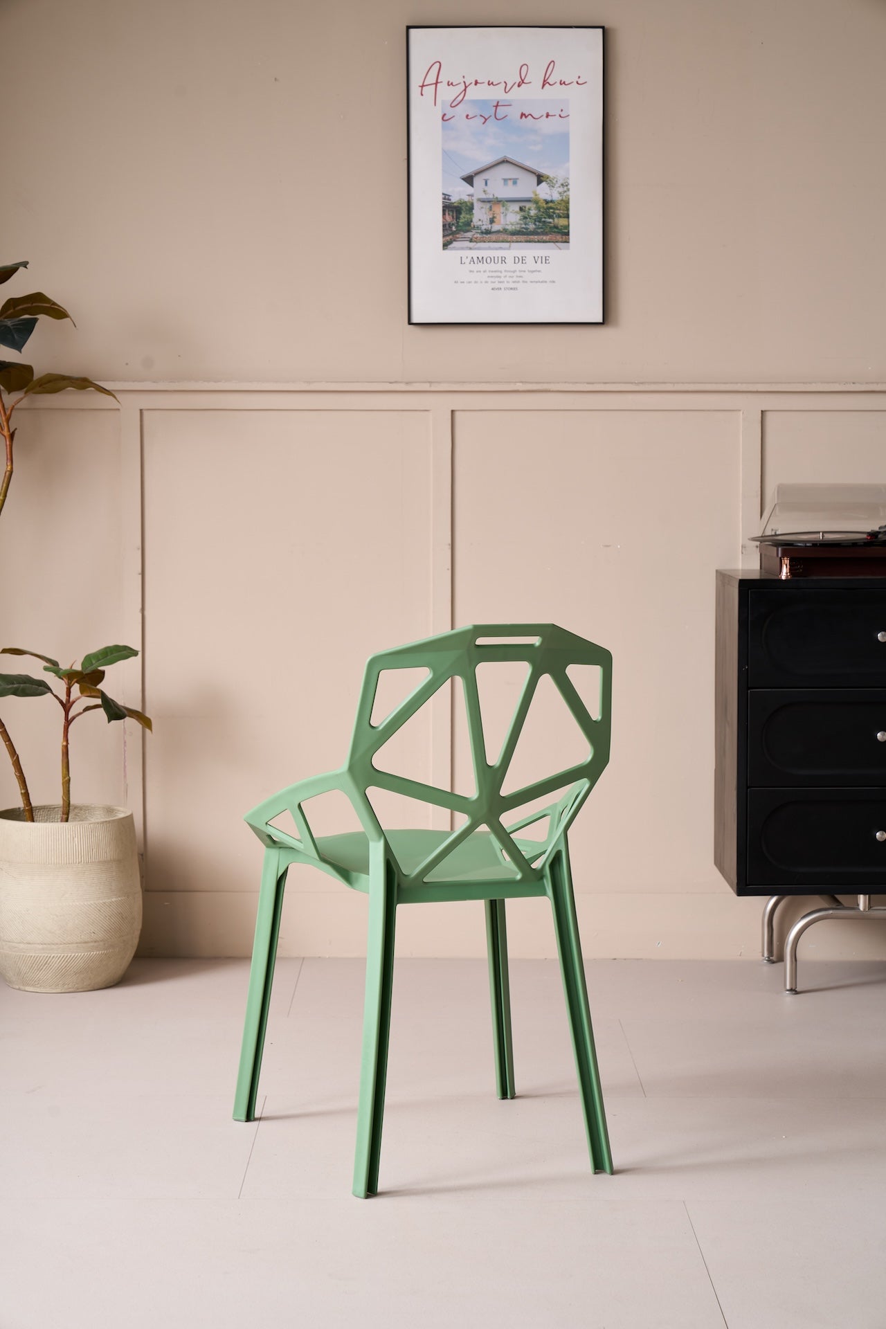 Silla Roxy, Color Verde, con Espaldar y Diseño Moderno