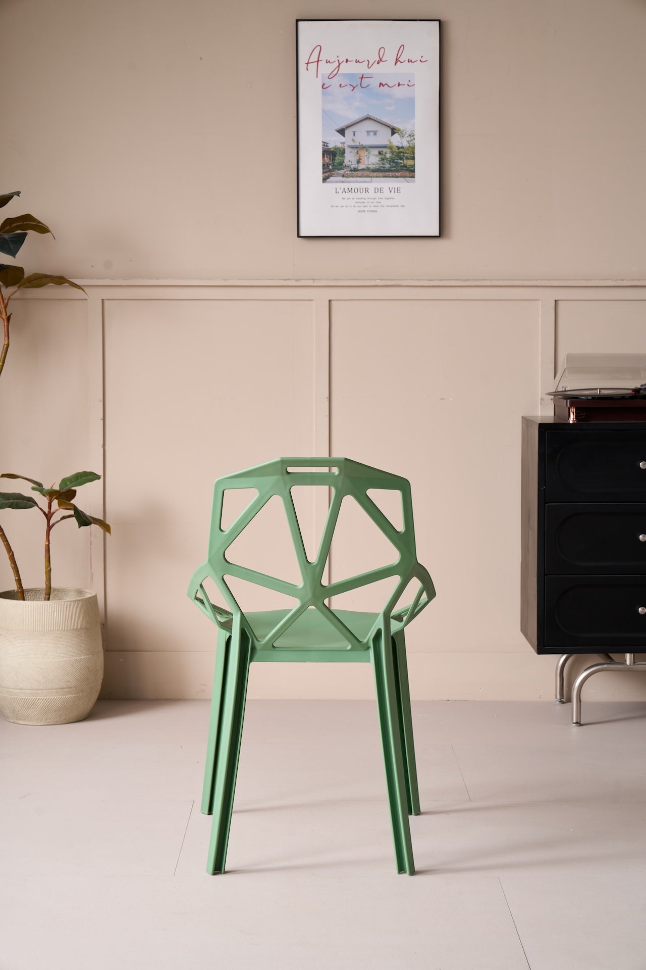 Silla Roxy, Color Verde, con Espaldar y Diseño Moderno