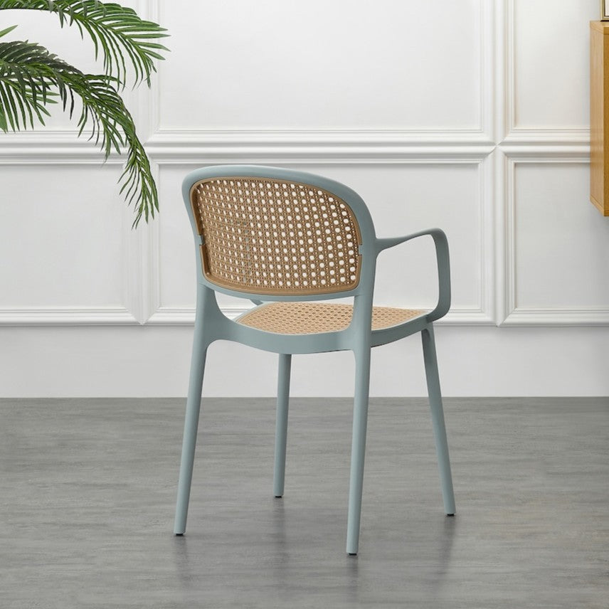 Set de 2 Sillas con Brazos Nest, Color Azul Claro y Beige, con Espaldar y Asiento en Rejilla