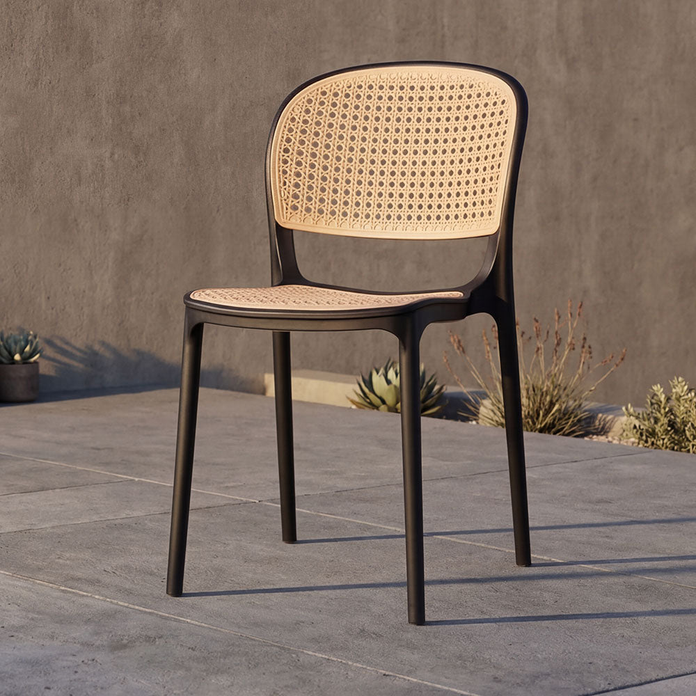 Silla Nest, Color Negro y Beige, con Espaldar y Asiento en Rejilla