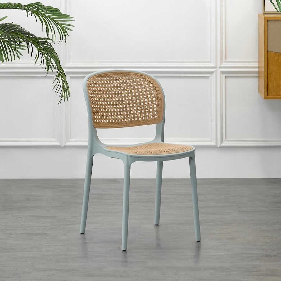Silla Nest, Color Azul Claro y Beige, con Espaldar y Asiento en Rejilla
