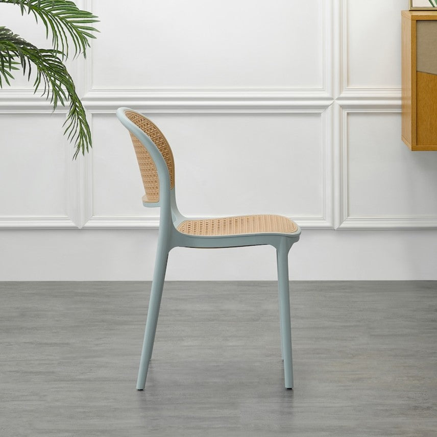 Silla Nest, Color Azul Claro y Beige, con Espaldar y Asiento en Rejilla