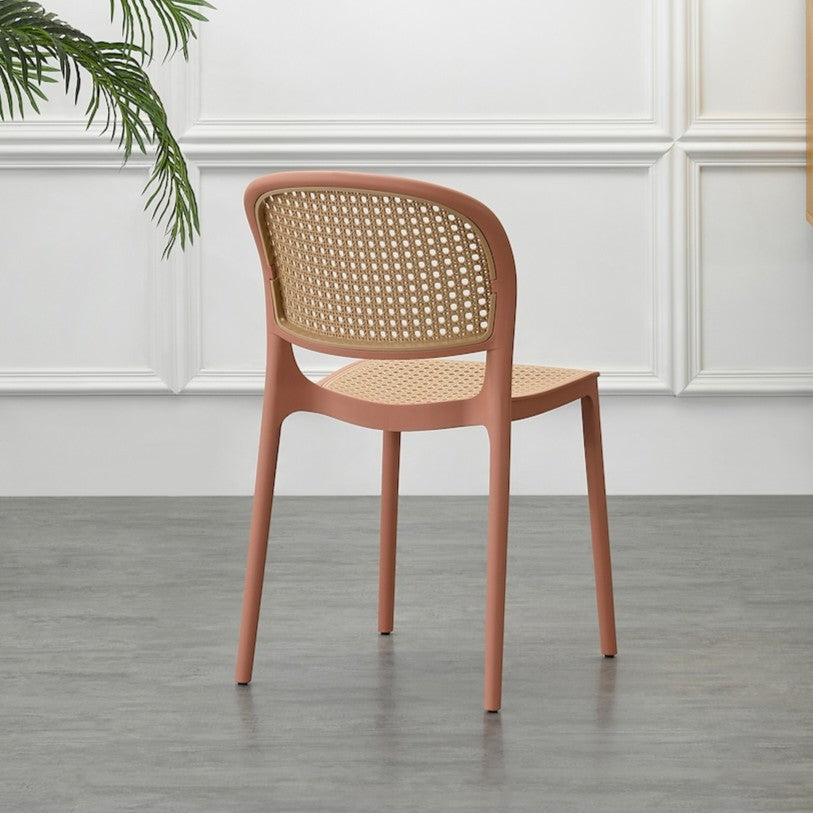 Set de 4 Sillas Nest, Color Salmón y Beige, con Espaldar y Asiento en Rejilla