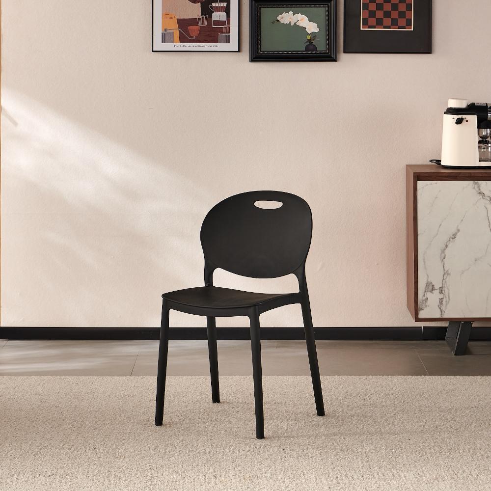 Silla Queens, Negro, Con espaldar redondo y diseño minimalista