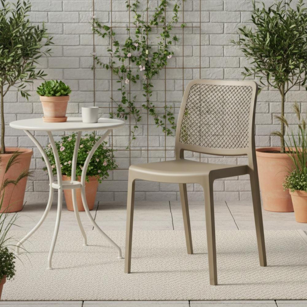 Silla Manhattan, Taupe, Con espaldar en rejilla y diseño minimalista