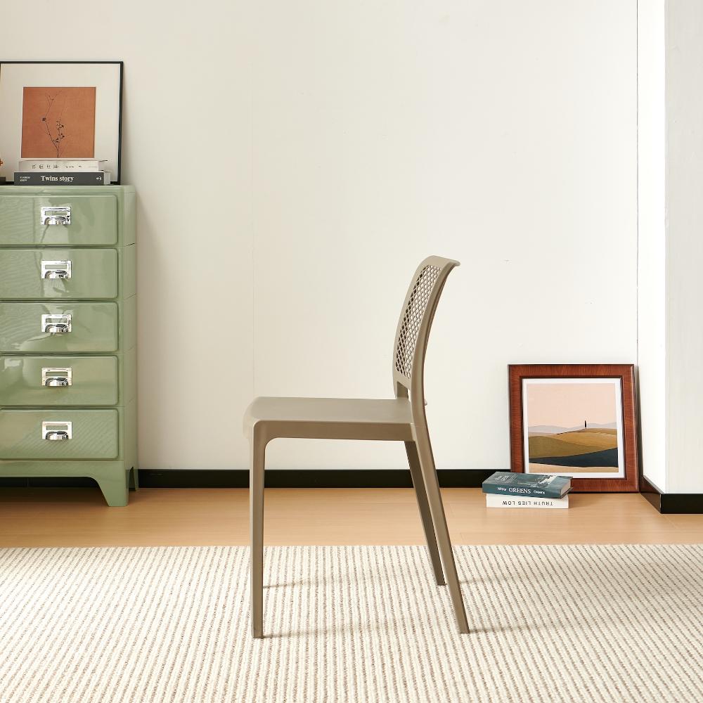 Silla Manhattan, Taupe, Con espaldar en rejilla y diseño minimalista X4