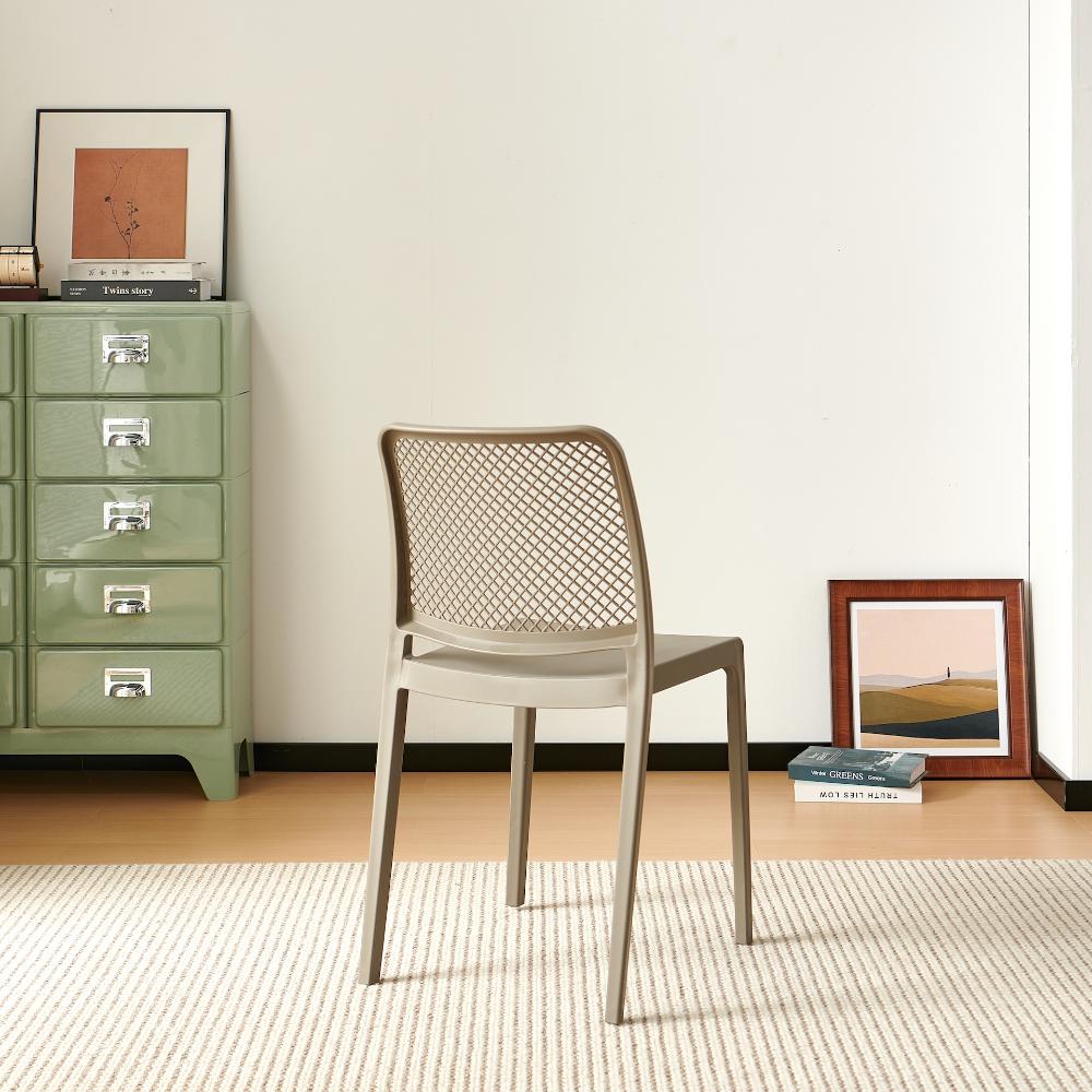Silla Manhattan, Taupe, Con espaldar en rejilla y diseño minimalista X4