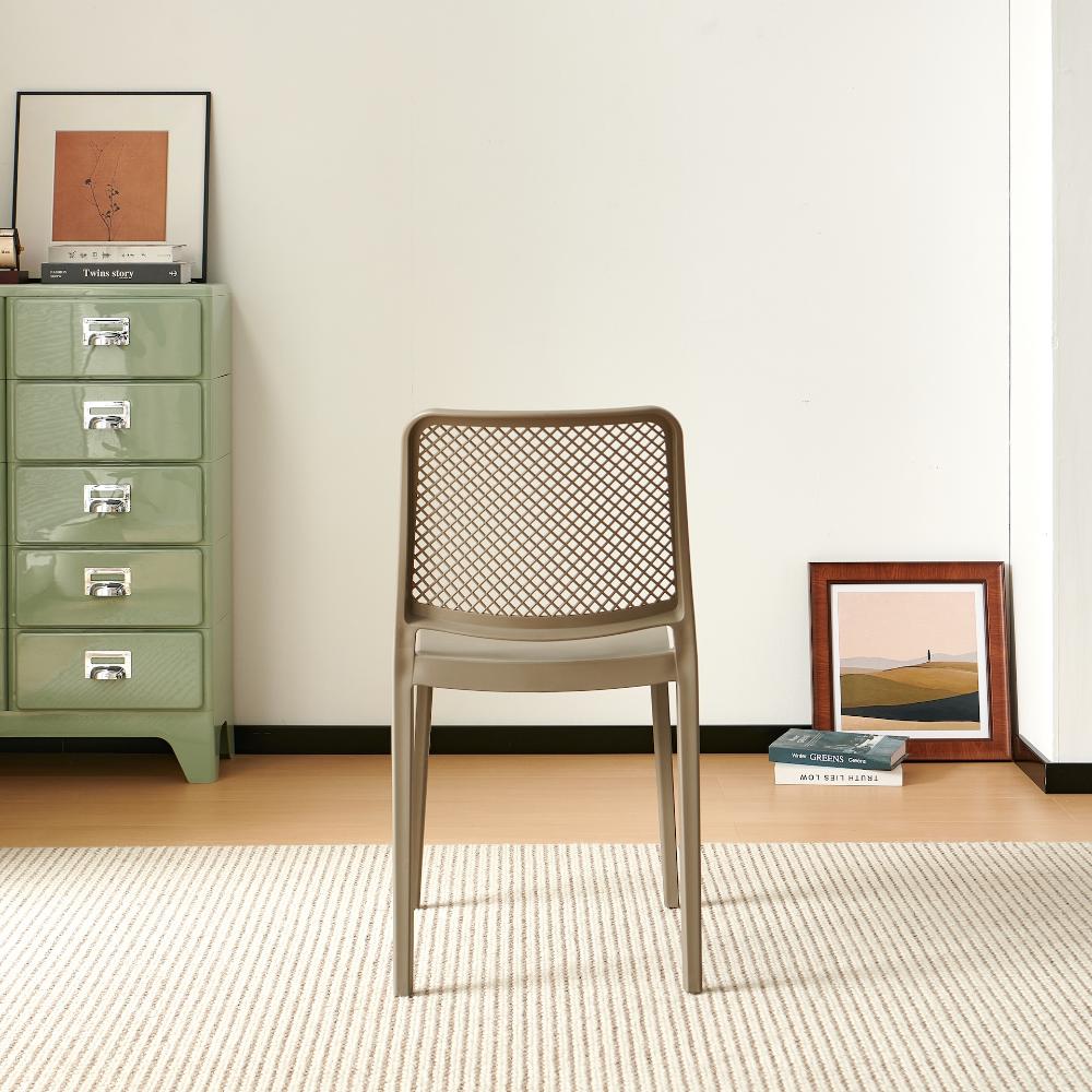 Silla Manhattan, Taupe, Con espaldar en rejilla y diseño minimalista X4