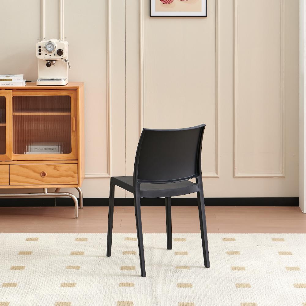 Silla Soho, Negro, Con espaldar cerrado y diseño minimalista