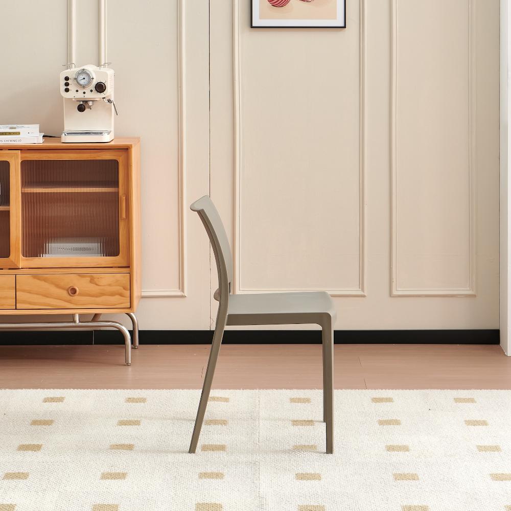 Set de 2 Sillas Soho, Taupe, con Espaldar Cerrado y Diseño Minimalista