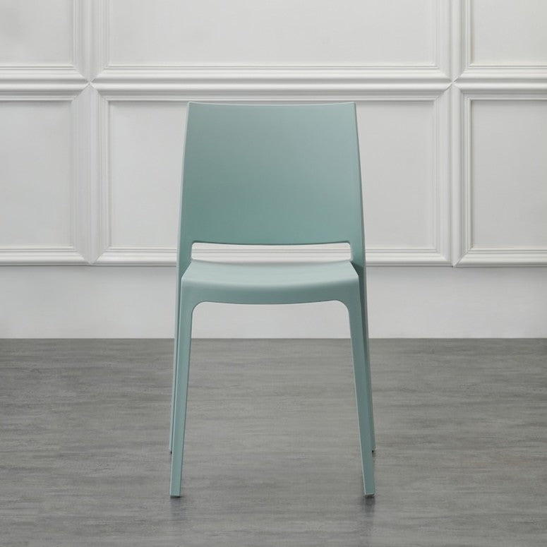 Set de 4 Sillas Soho, Azul Claro, con Espaldar Cerrado y Diseño Minimalista