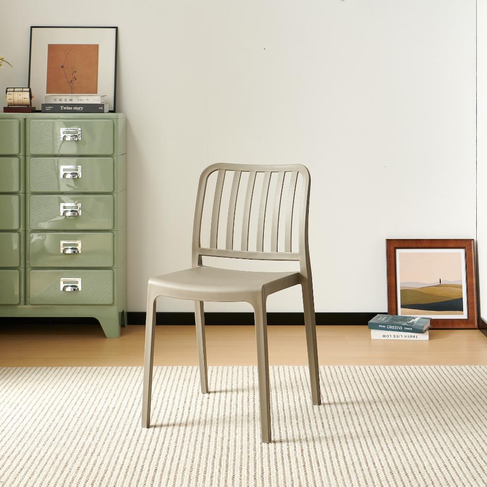 Silla Brooklyn, Taupe,  Con espaldar en rayas y diseño minimalista