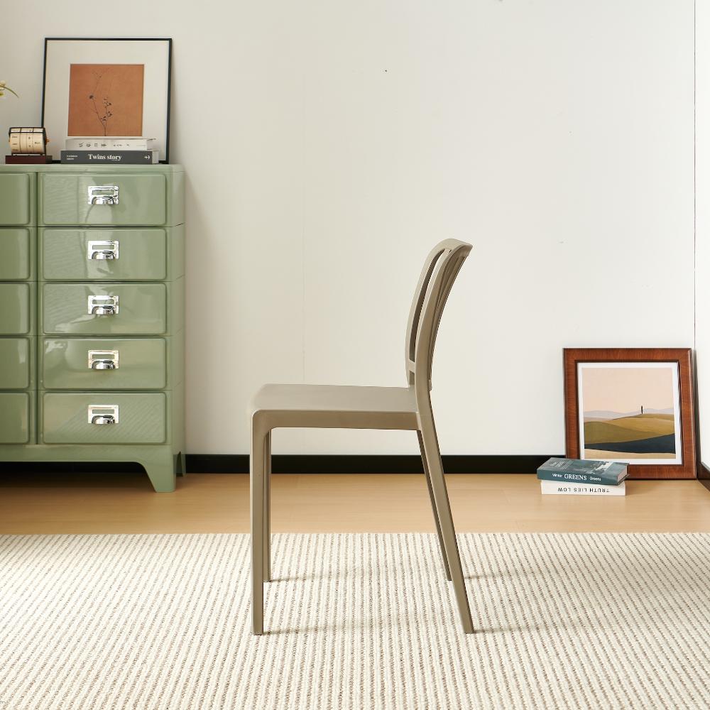 Silla Brooklyn, Taupe,  Con espaldar en rayas y diseño minimalista