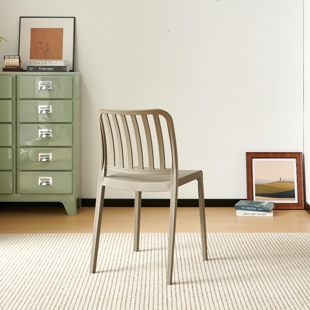 Silla Brooklyn, Taupe,  Con espaldar en rayas y diseño minimalista