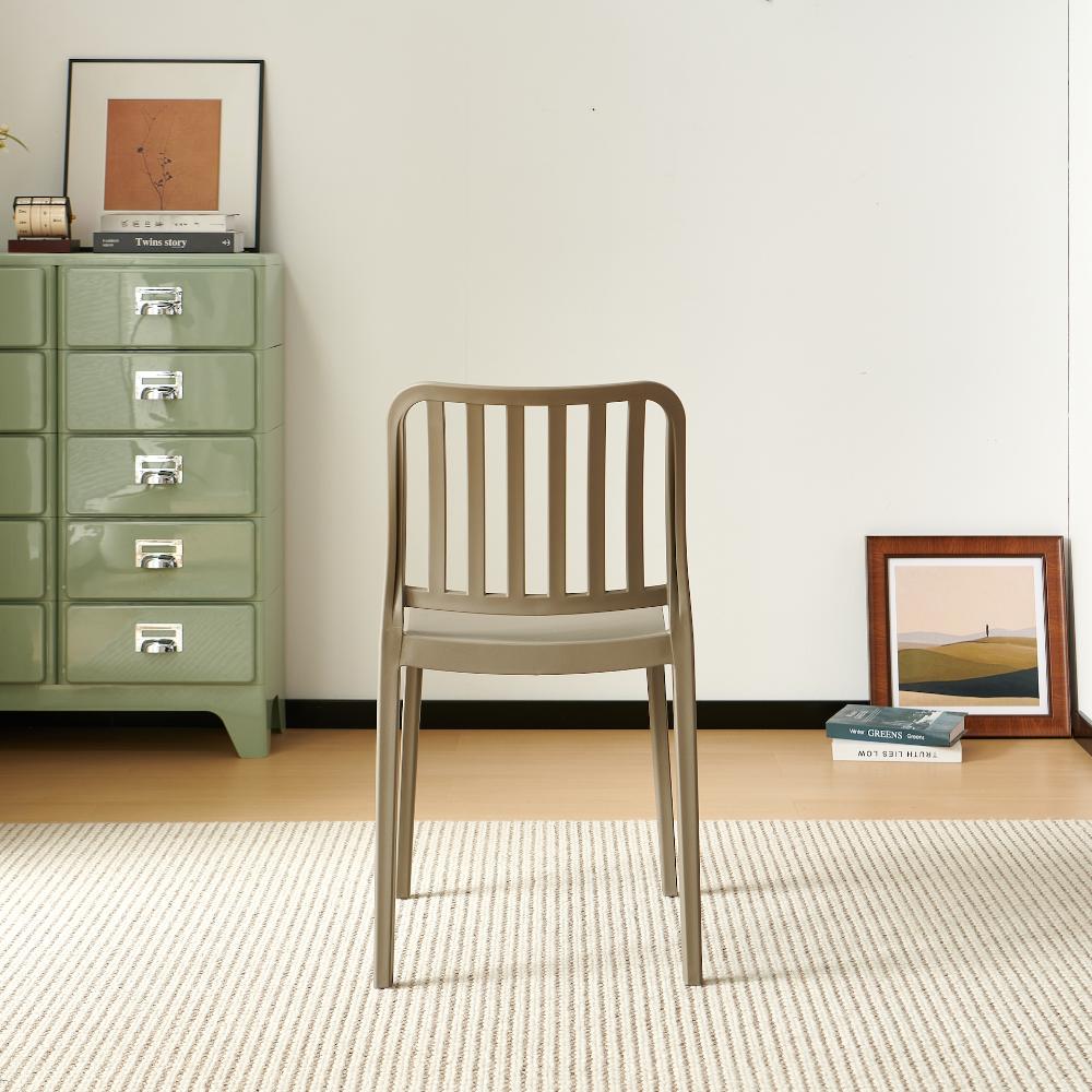 Silla Brooklyn, Taupe,  Con espaldar en rayas y diseño minimalista