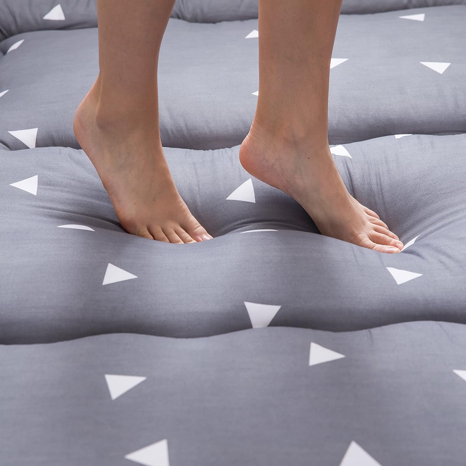Colchón futón japonés gris de triángulo, tapete de tatami para piso, portátil...