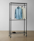 Tienda Basics WI-GAR1436B - Estante organizador de armario con ruedas,...