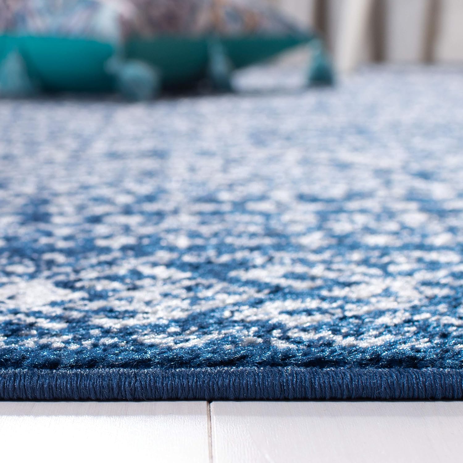 Safavieh - Alfombra decorativa de 2 x 5 pies, colección Tulum, azul marino y...
