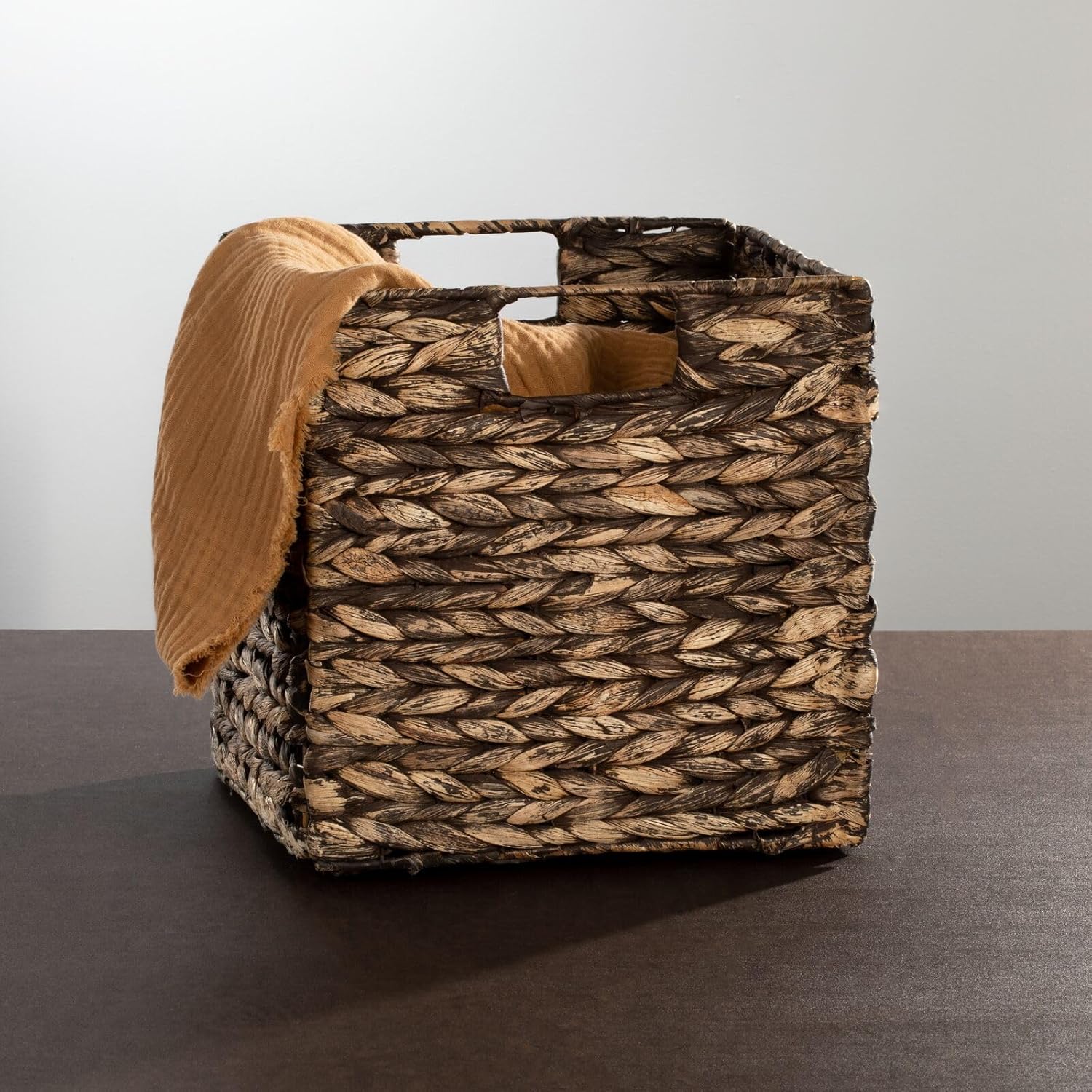 mDesign L Cesta de almacenamiento tejida con jacinto, en forma de cubo, 2