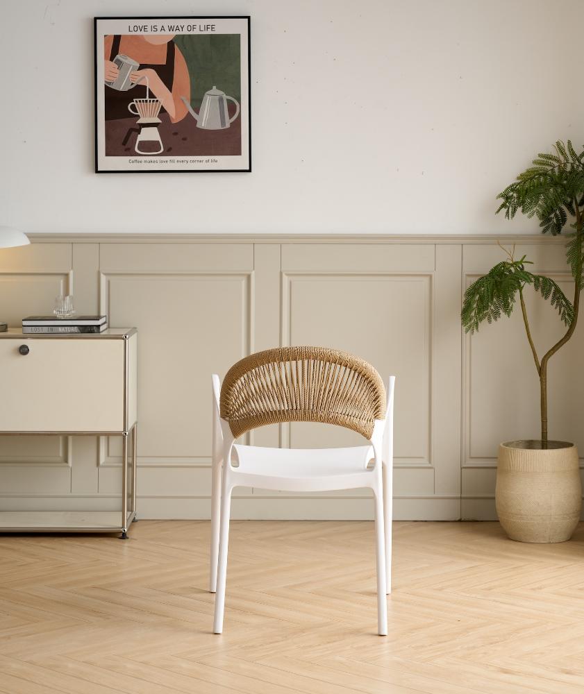 Silla Daytona, Blanco y Café Claro, Con Espaldar, Reposa Brazos y Diseño Minimalista